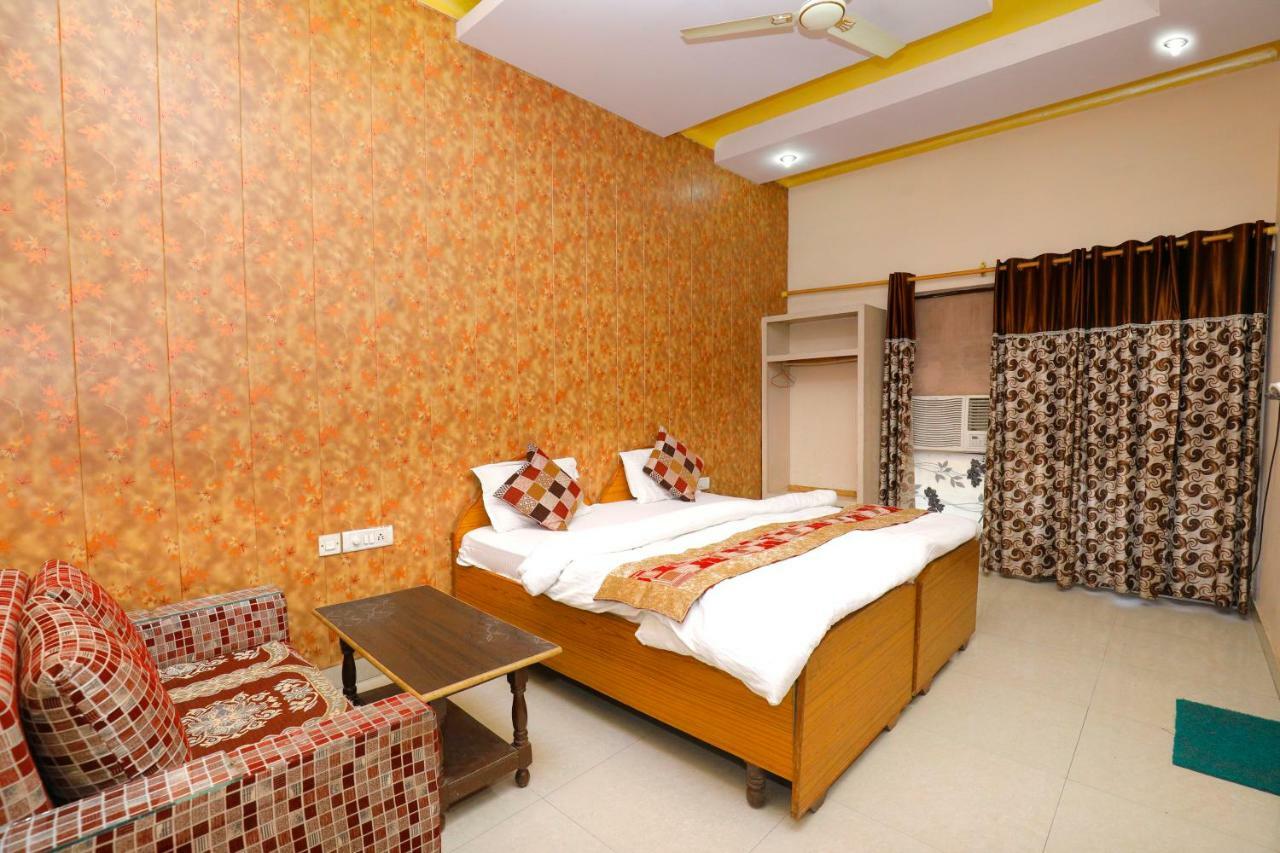 Hotel New Bakshi House Agra  Ngoại thất bức ảnh